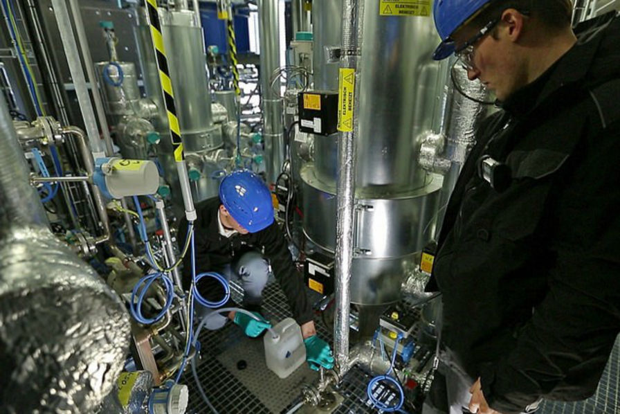 Audi sort sa première cuvée d&rsquo;un diesel produit à partir d&rsquo;éléctricité renouvelable, d&rsquo;eau et de CO2