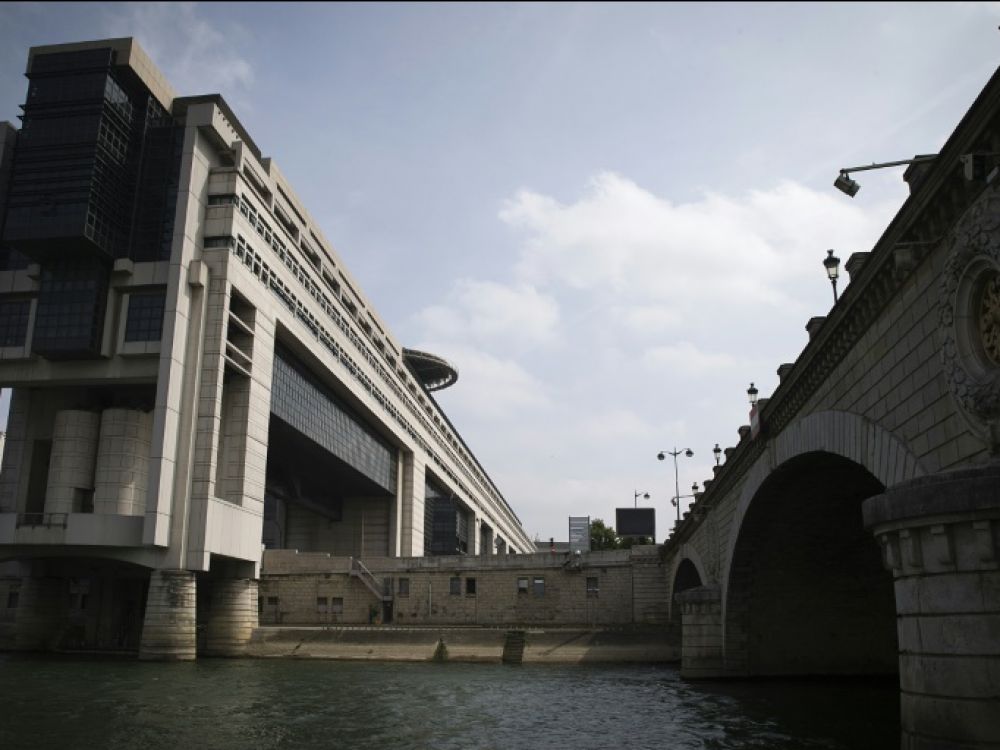 Bercy étudierait des pistes pour réduire les aides sociales