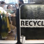 Blouson en ananas et baskets en bouteilles recyclées : la mode éco-responsable cartonne
