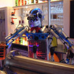 Allemagne – Carl, le barman robotisé, prêt à vous servir!