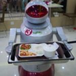 CHINE – Un restaurant où serveurs et cuisiniers sont des robots