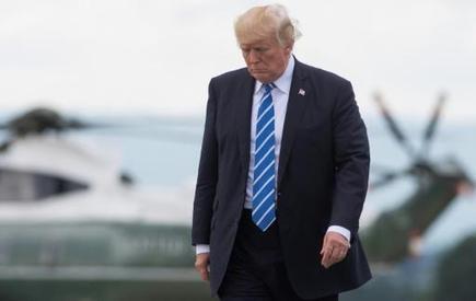 Donald Trump de plus en plus isolé, manifestations à Boston