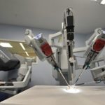 Médecine : les robots vont-ils remplacer les hommes ?