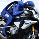 MotoBot, un robot capable de conduire une moto tout seul