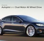 Tesla : la prise électrique qui vient se relier toute seul à la voiture comme un serpent de métal