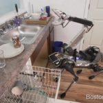 Vidéo : voici SpotMini, l&rsquo;impressionnant robot domestique de Boston Dynamics