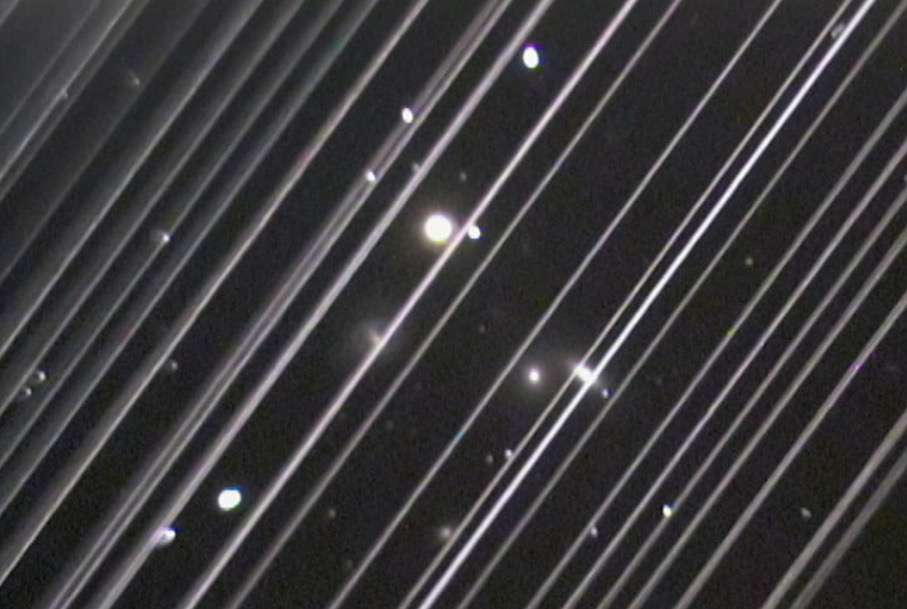 Regardez comme les satellites de SpaceX sont en train de ruiner l’observation du ciel par les astronomes