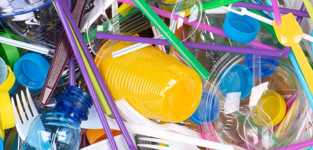 Lutter contre la pollution plastique