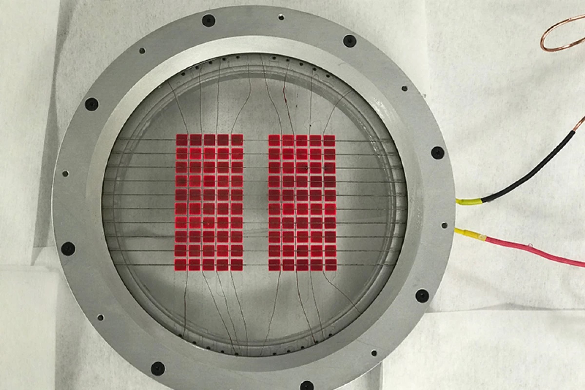 Hybrid solar converter harvests both sunlight and heat at 85% efficiency