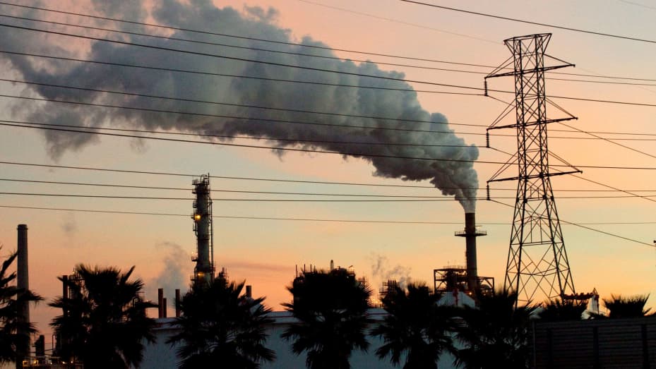 White House, top Democrats reach deal in budget bill on carbon capture credit, sources say