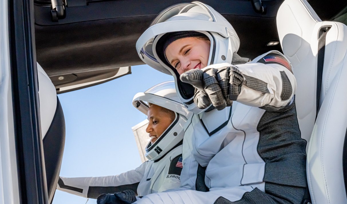 Inspiration4 : les photos mémorables du décollage de la mission sans aucun astronaute professionnel