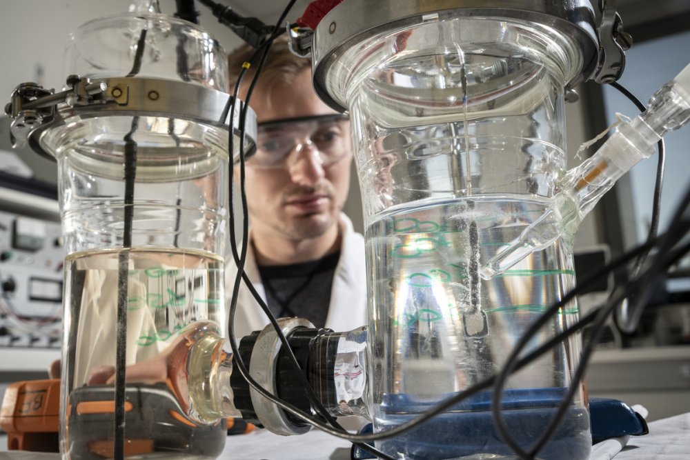 Le CNRS et le CEA relèvent le défi de l’hydrogène décarboné