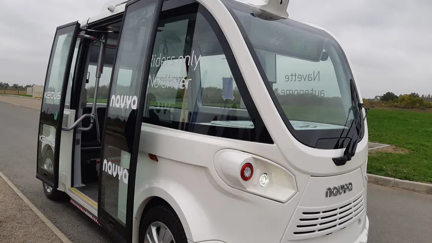 Première mondiale à Châteauroux : la navette sans pilote inaugurée au CNTS