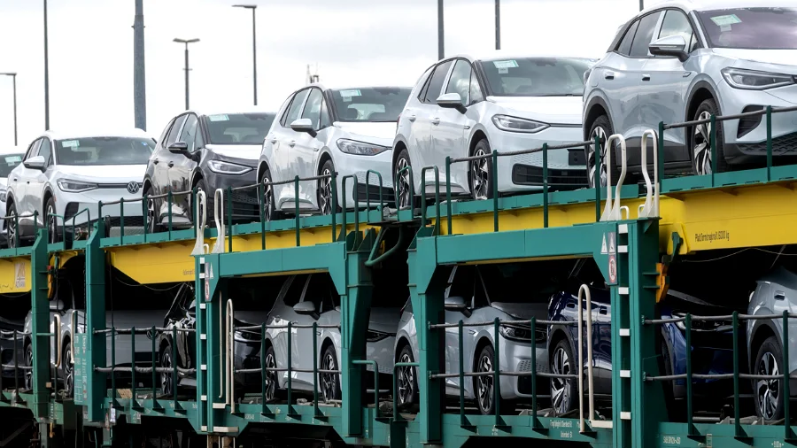 Même en comptant leur production et l’extraction des matières premières, les voitures électriques sont bien plus propres que ne le seront jamais les carburants fossiles