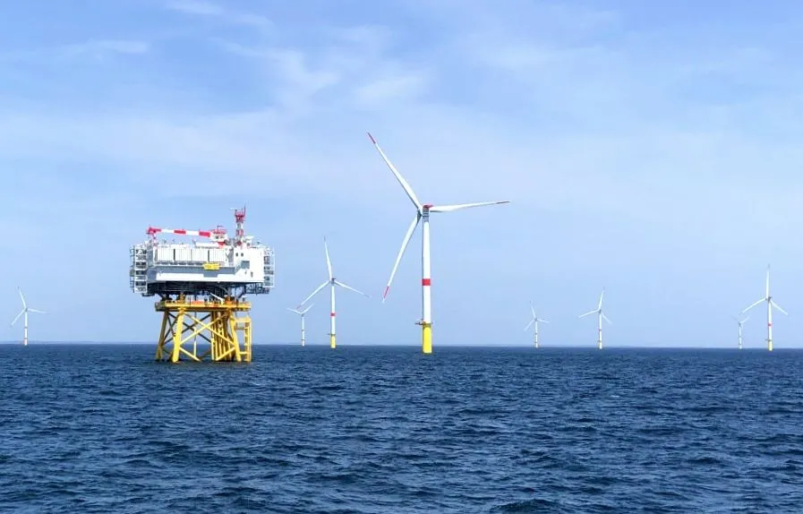 Loire-Atlantique : Production, navigation, sécurité… Comment se porte le premier parc éolien en mer de France ?
