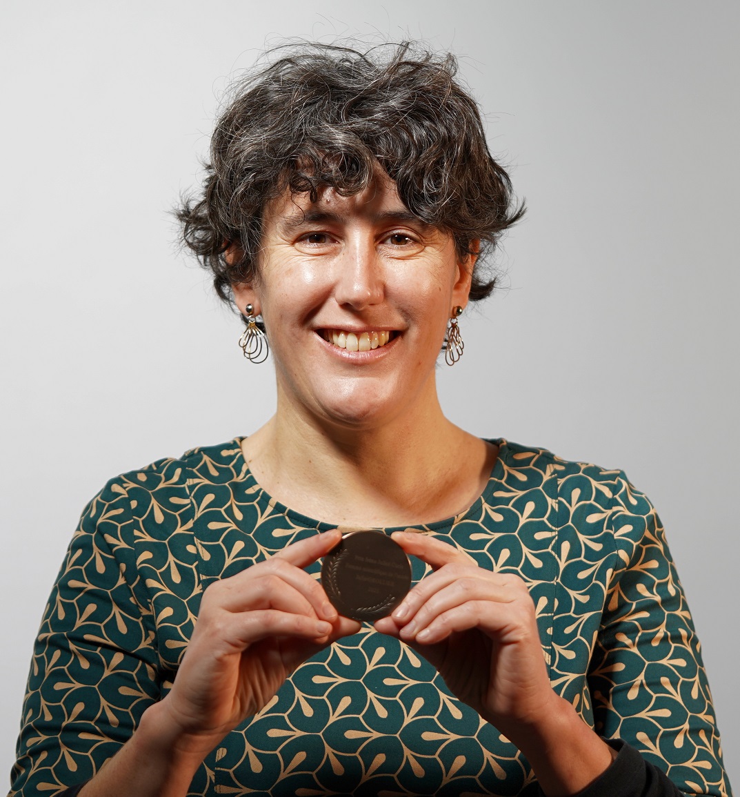 JULIE GROLLIER, CRÉATRICE DE NANO-NEURONES