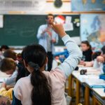 Education nationale : Face au manque de candidats, une école sans profs est-elle l’avenir ?