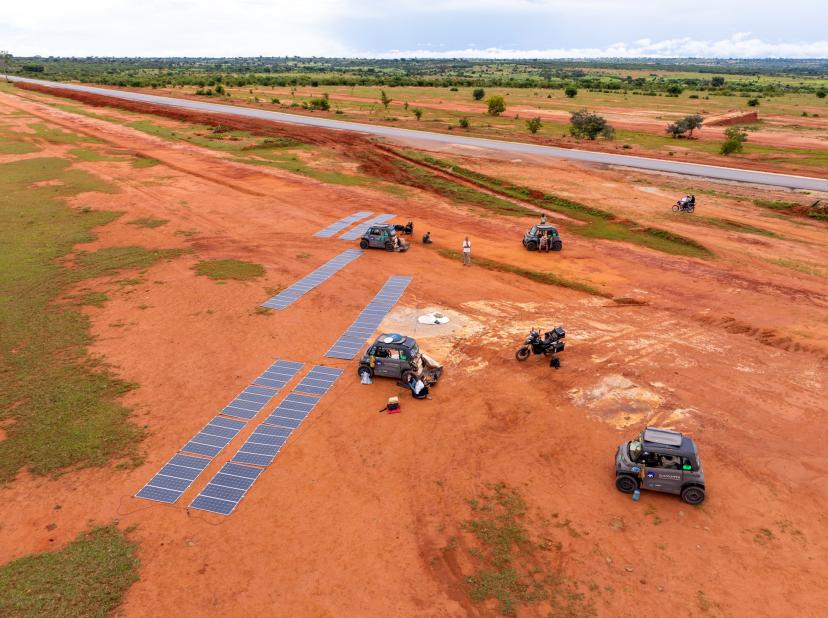« Une centrale solaire mobile de 44 panneaux dans chaque voiture » : les Citroën Ami de la Croisière Verte ont bouclé leur expédition à travers l&rsquo;Afrique