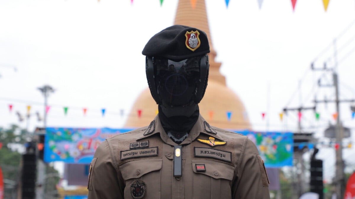 Ce robot policier peut patrouiller dans les rues et traquer les personnes recherchées en temps réel