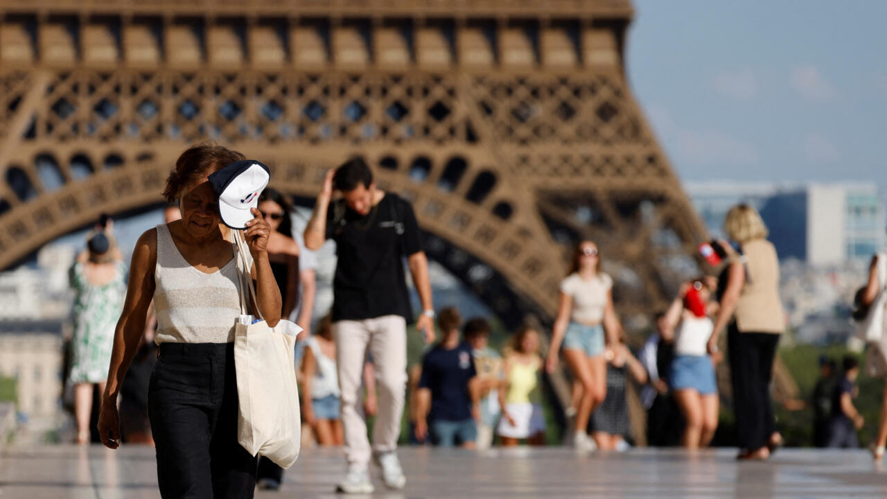 Canicule : jusqu&rsquo;à 41 °C, un millier d&rsquo;écoles fermées… La France face au pic de chaleur