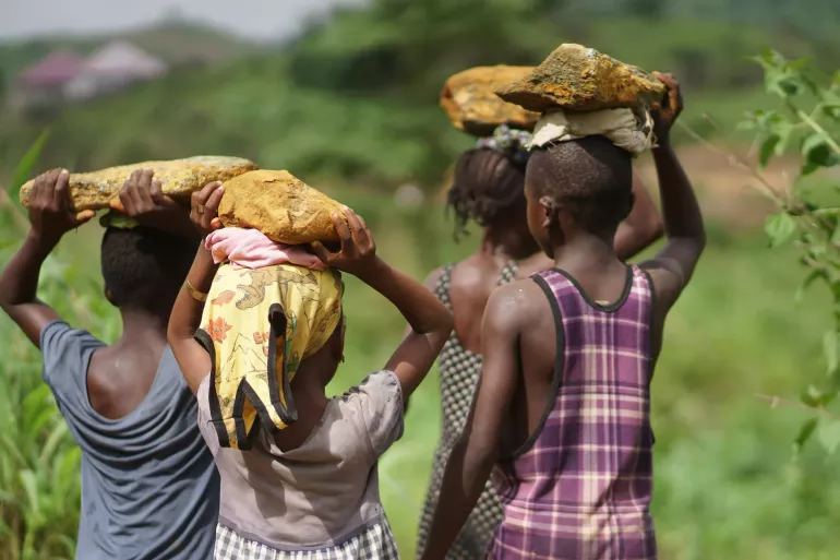 Malgré les progrès accomplis, 138 millions d’enfants à travers le monde sont toujours astreints au travail – OIT, UNICEF