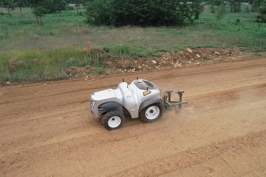Chinese future tractor runs on hydrogen