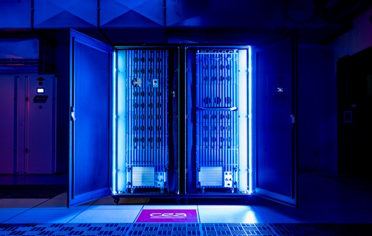 Quandela livre Lucy, l’ordinateur quantique photonique le plus puissant au monde, à EuroHPC et au GENCI, et l’installe au TGCC du CEA