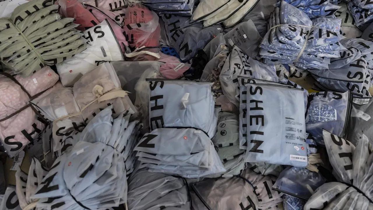 Loi contre la fast-fashion : Bruxelles valide l&rsquo;intention française mais pointe des failles