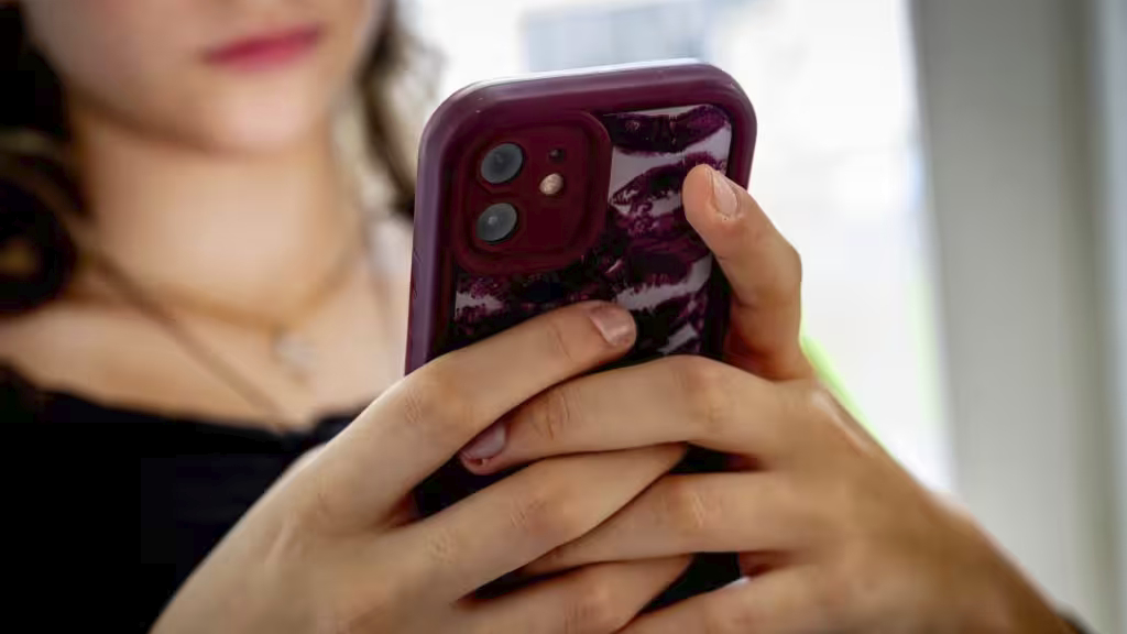 Le Danemark compte interdire « rapidement » plusieurs réseaux sociaux aux moins de 15 ans