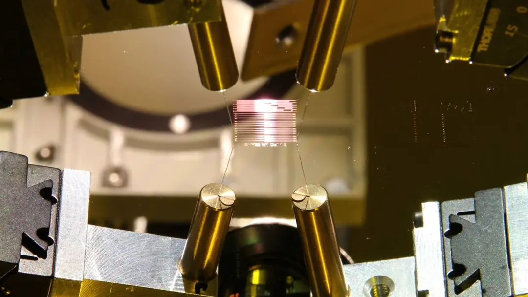Scientists put quantum optics on a chip, bringing scalable quantum computers close