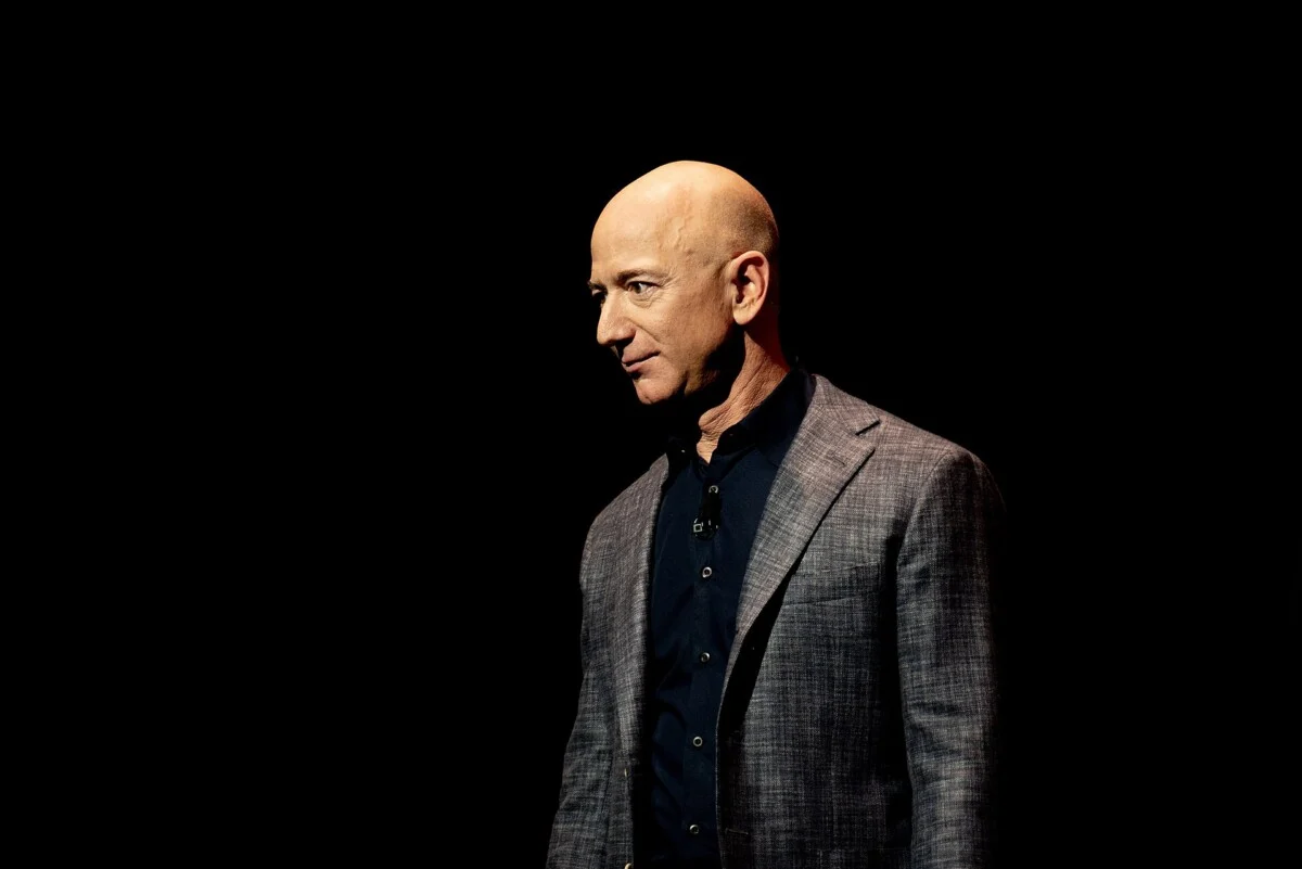 Jeff Bezos investit des milliards dans Prometheus, un projet IA qui n’est pas un chatbot