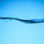 L’IA consomme déjà autant d’eau que l’industrie mondiale de l’eau en bouteille