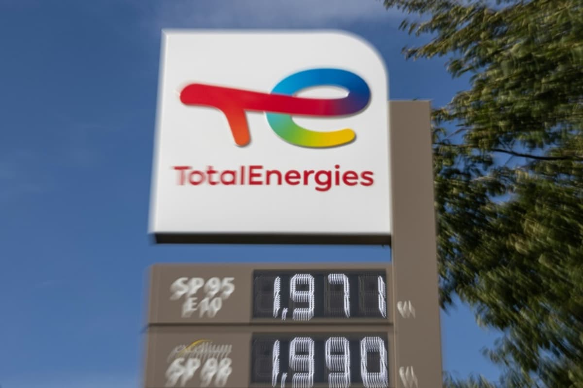 Totalénergies finalise sa cession de stations-services à Couche-Tard pour 3,4 milliards d&rsquo;euros