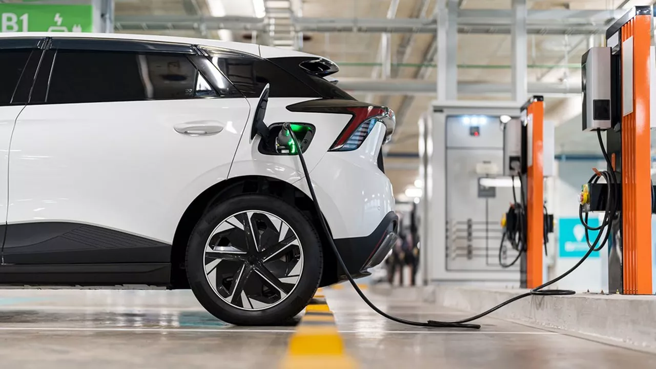 Guerre en Iran : les véhicules électriques économisent des millions de barils de pétrole chaque jour