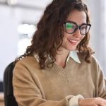 Emploi : pourquoi de plus en plus de jeunes quittent leur CDI en début de carrière ?
