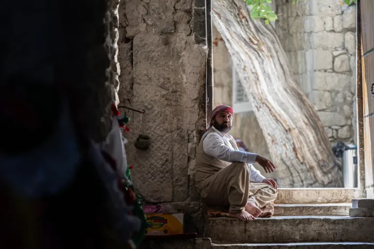 Procès pour génocide : les Yézidis, persécutés et accusés « d’adorer le diable »