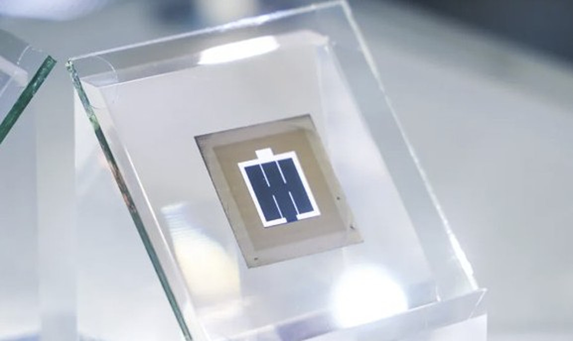 JinkoSolar atteint 32,76 % d’efficacité avec une cellule solaire tandem pérovskite-TOPCon