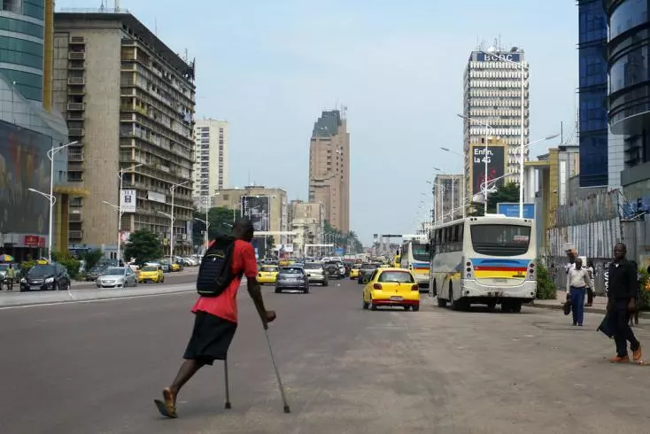 RD Congo: un collectif de femmes dénonce les violences obstétricales après une vidéo choc d’une femme maltraitée par un médecin