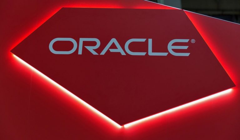 Oracle prépare une vague de licenciements pour financer sa stratégie IA