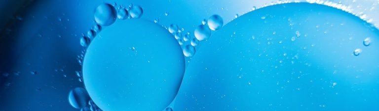 Vers un hydrogène solaire plus propre et moins cher : l’atout des polymères conjugués face au platine