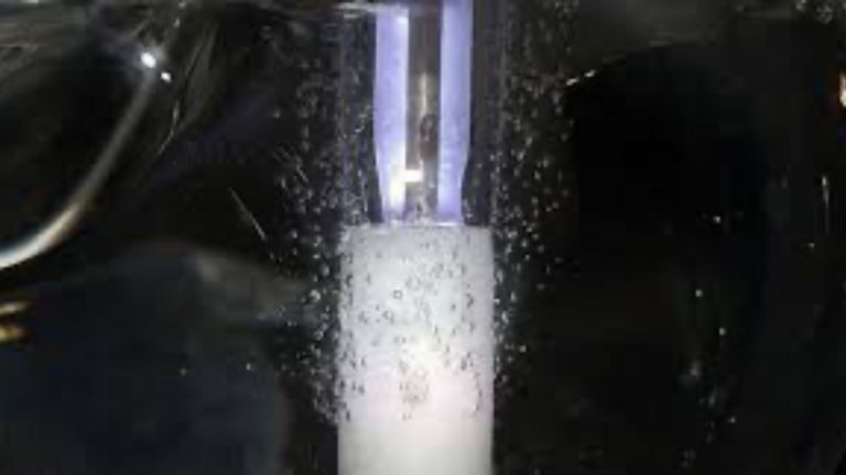 US: Scientists catch ‘lightning in a bottle’ to convert methane into clean fuel