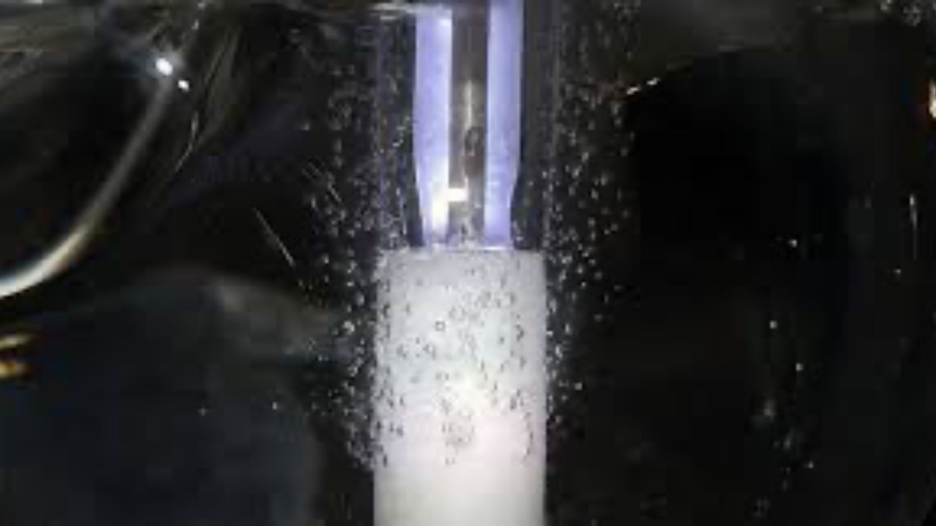 US: Scientists catch ‘lightning in a bottle’ to convert methane into clean fuel