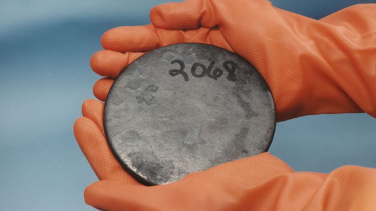 ‘Predator-like’ light-powered micromotors to mine uranium from oceans, wastewater