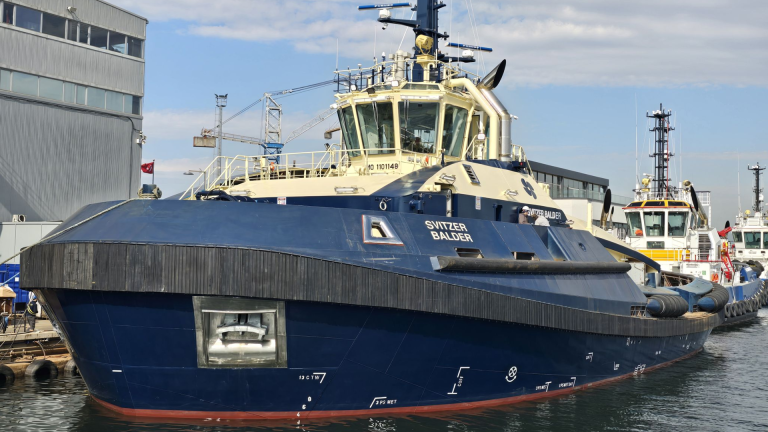 World’s first battery-methanol harbor tug with 6 MWh battery finishes sea trials