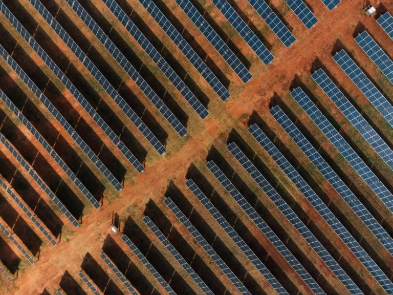 Le solaire permet à l’Europe d’économiser 110 M€ par jour depuis le début du conflit au Moyen-Orient