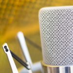 Leurs voix volées par une IA américaine : 25 doubleurs français viennent d’obtenir gain de cause
