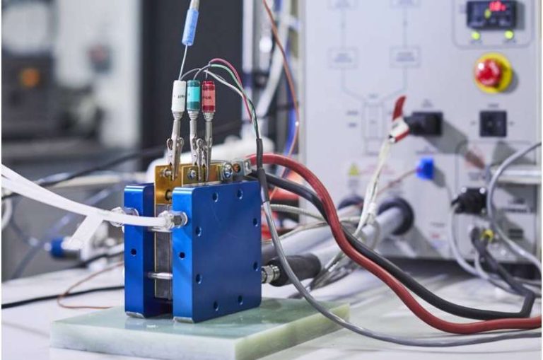 New hydrogen fuel cell design could unlock key clean energy technology