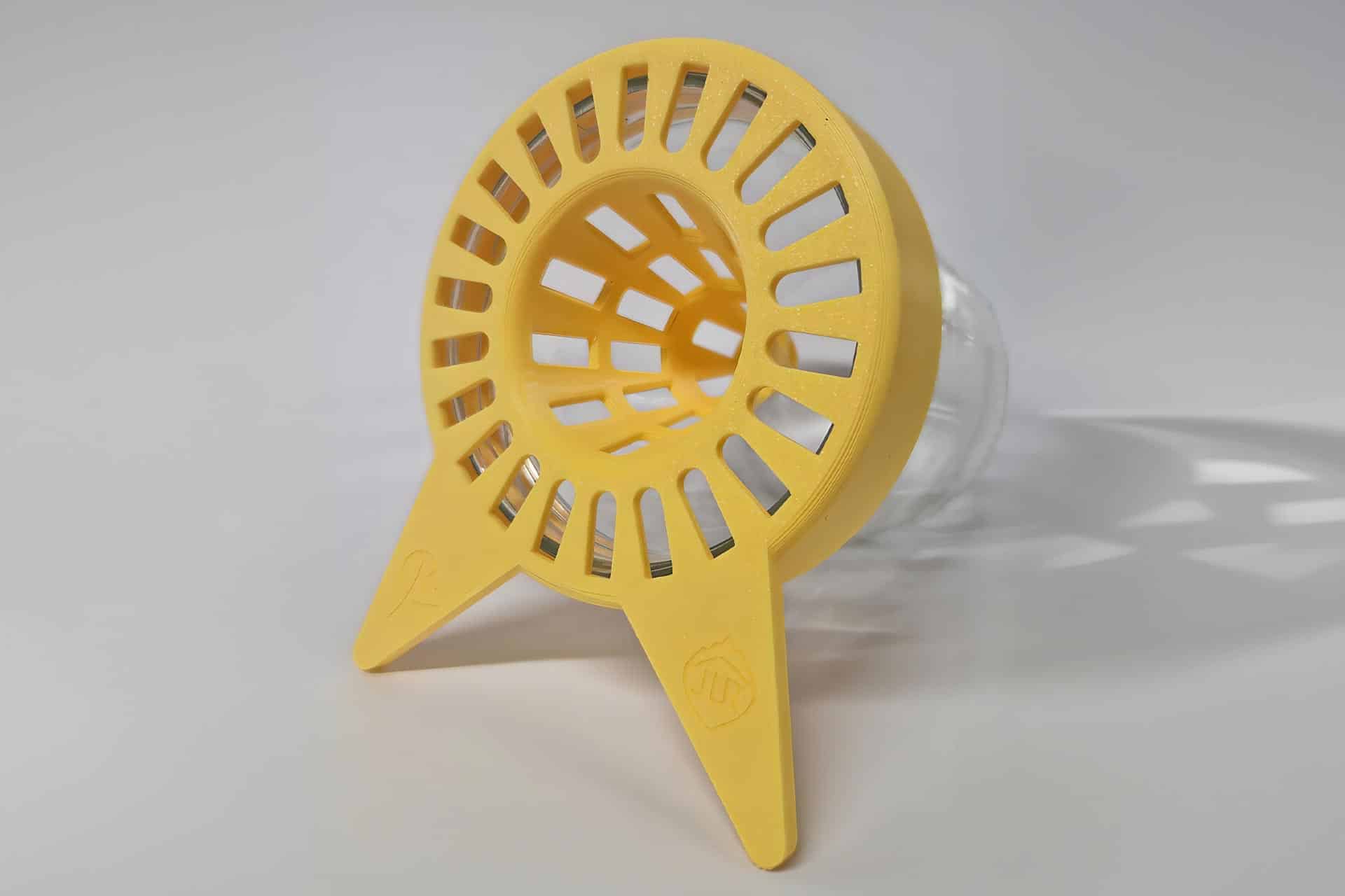 Makers : Un nouveau piège à frelon asiatique sélectif et gratuit qui se fixe sur un pot de confiture