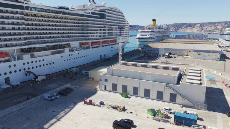 Le port de Marseille devient le premier en Méditerranée à brancher trois navires de croisière à l&rsquo;électricité en même temps