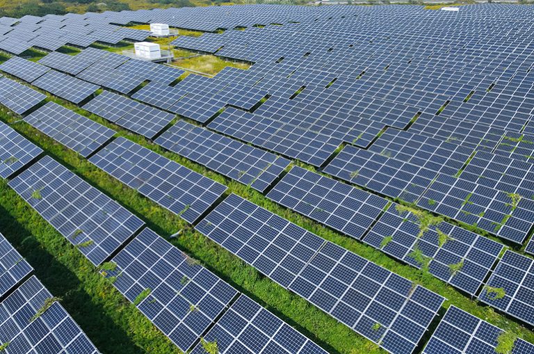 Chinese Solar Giants Post Combined USD1.5 Billion Loss in First Quarter as Industry Woes Deepen